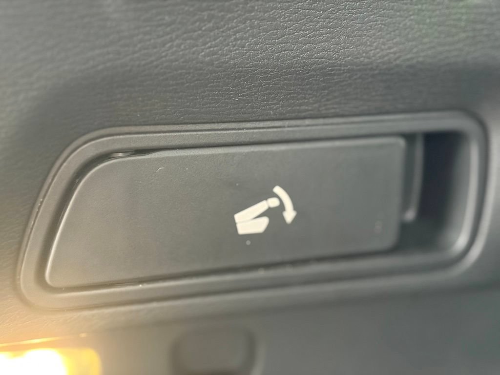 Used 2025 Mitsubishi Outlander ES AWD/4WD image 12