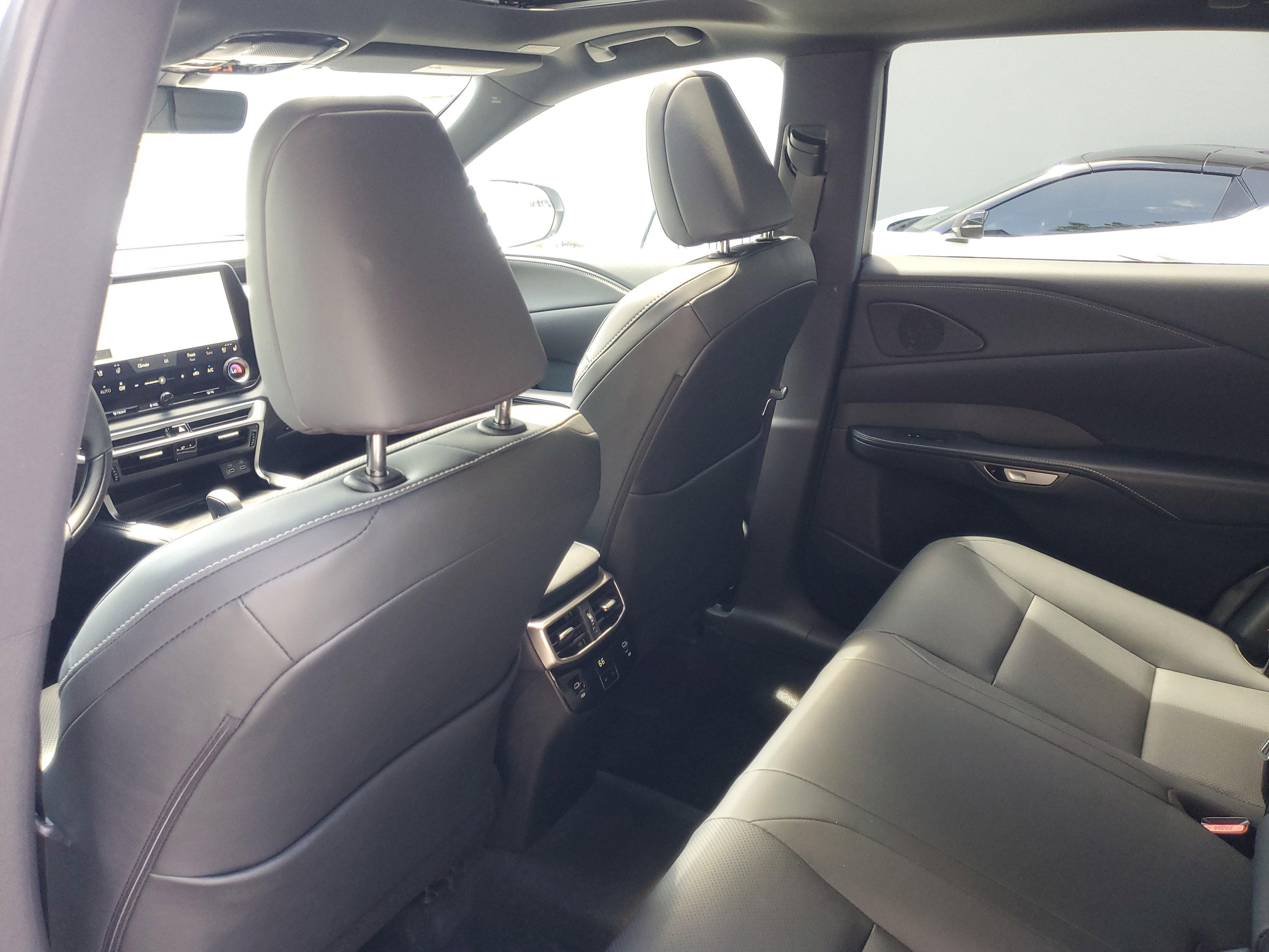 Used 2025 Lexus RX 350 Premium FWD image 12