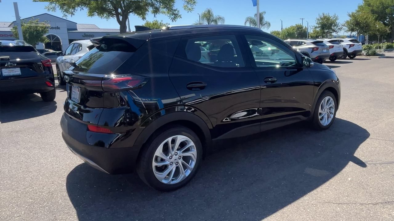 Used 2023 Chevrolet Bolt EUV LT w/ Driver Confidence Package FWD image 7