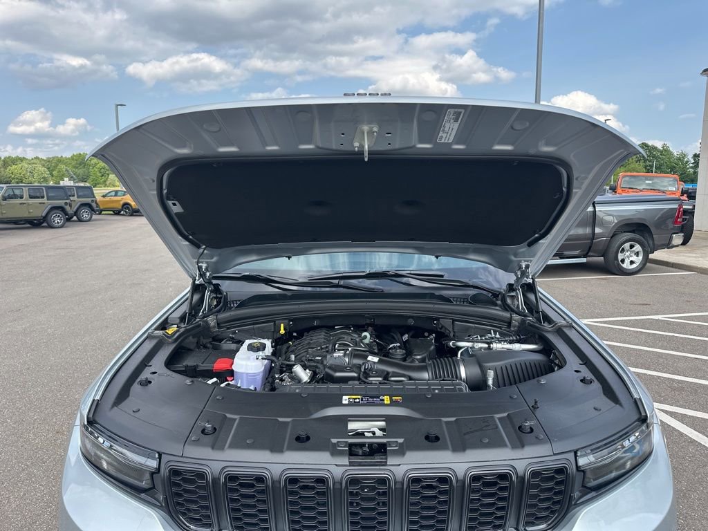 New 2025 Jeep Grand Cherokee L Altitude image 39