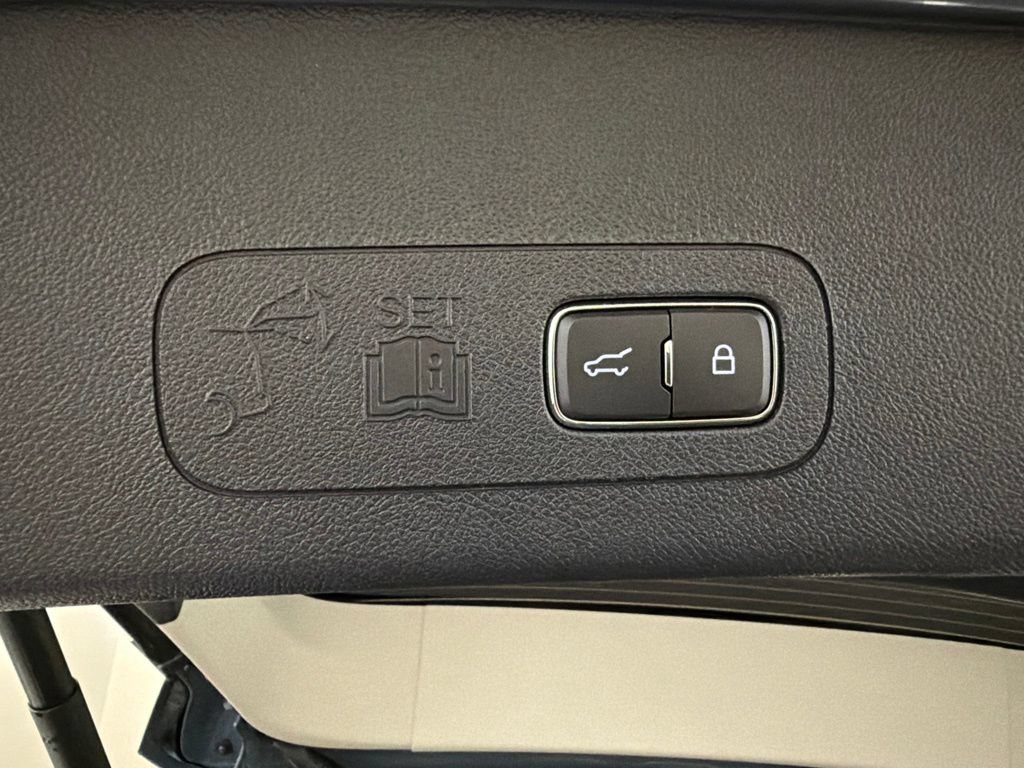 New 2026 Lincoln Aviator AWD image 39