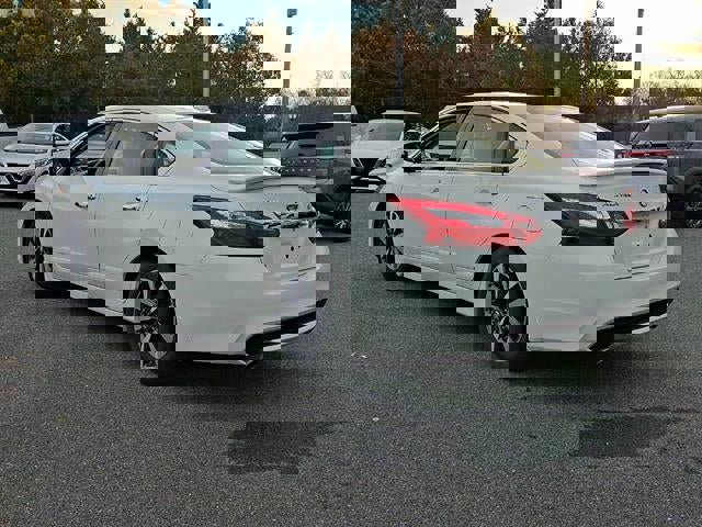 Used 2017 Nissan Altima 2.5 SL w/ 2.5 Technology Package image 4