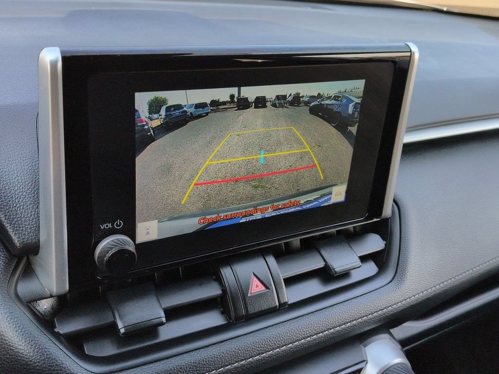 Used 2024 Toyota RAV4 LE AWD/4WD image 18