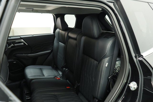 New 2026 Mitsubishi Outlander SEL FWD image 24