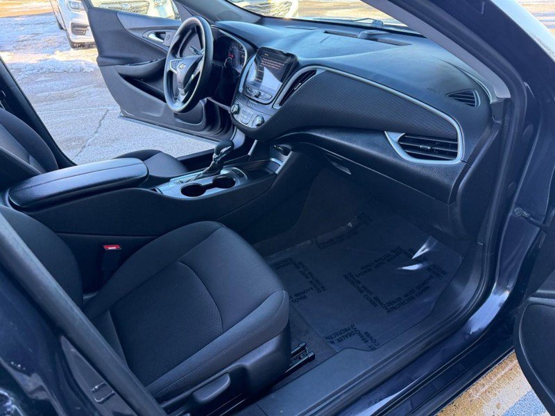 Used 2023 Chevrolet Malibu LT image 17