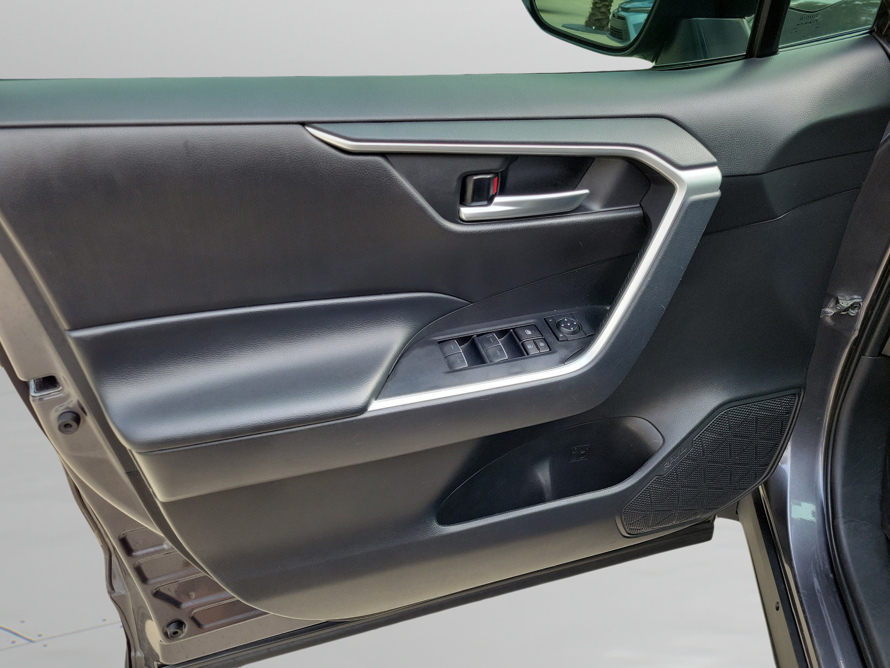 Certified 2024 Toyota RAV4 XLE AWD/4WD image 7