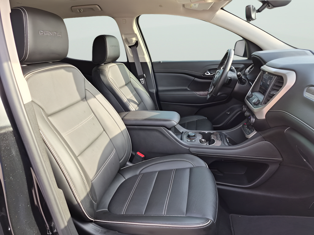 Used 2021 GMC Acadia Denali w/ Denali Technology Package FWD image 42