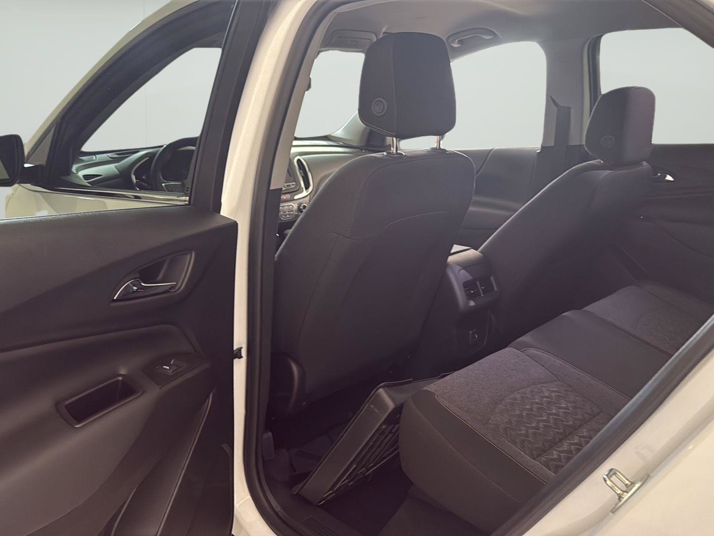 Certified 2024 Chevrolet Equinox LT w/ LPO, Floor Liner Package FWD image 15