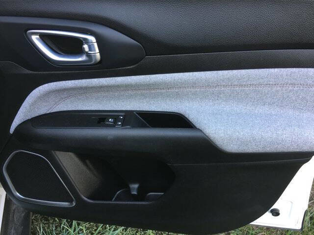 Used 2022 Jeep Compass Latitude image 21