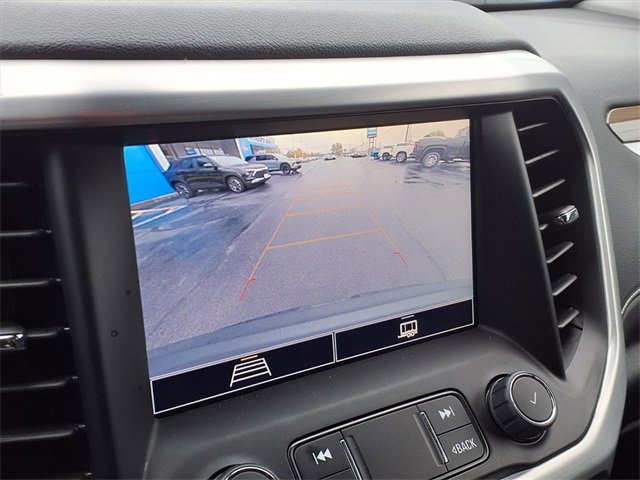 Used 2023 GMC Acadia SLE w/ Driver Convenience Package image 14