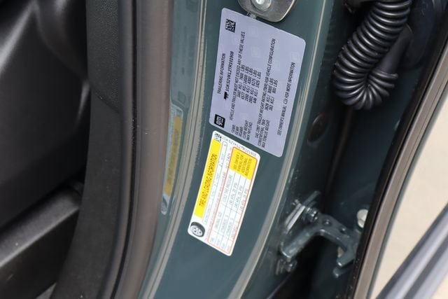 Used 2026 GMC Yukon AT4 Ultimate w/ LPO, Floor Liner Package AWD/4WD image 37