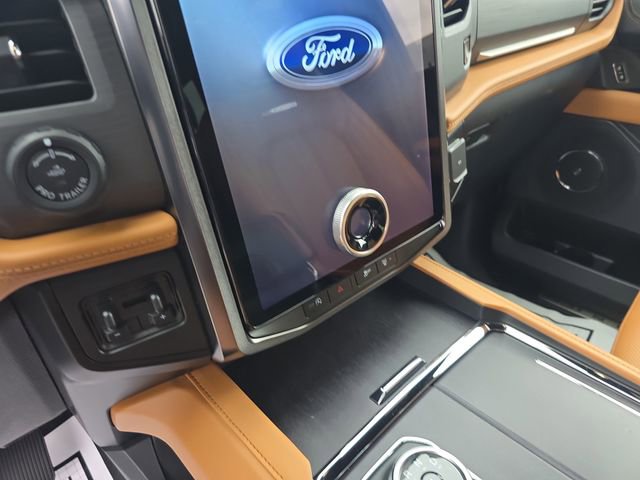 Used 2024 Ford Expedition Platinum image 26