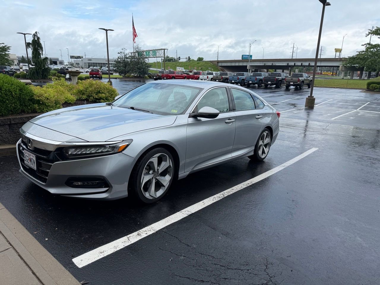 Used 2018 Honda Accord Touring image 3