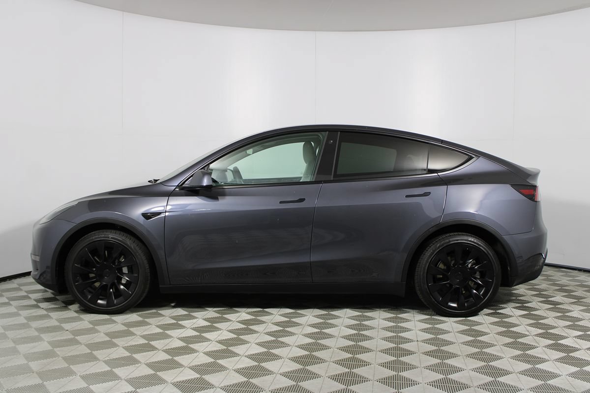 Used 2022 Tesla Model Y Long Range AWD/4WD image 28
