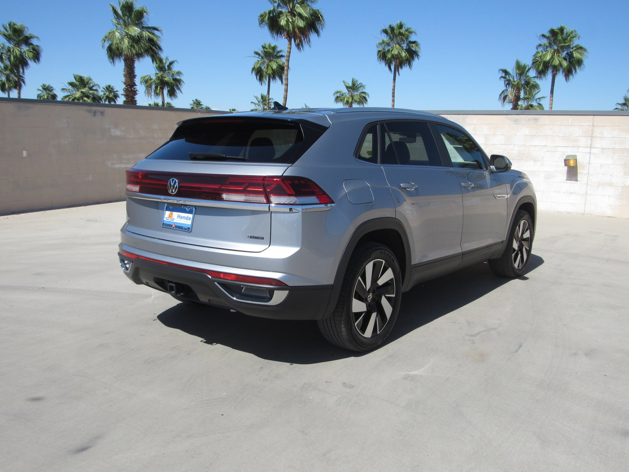Used 2025 Volkswagen Atlas Cross Sport SE AWD/4WD image 5