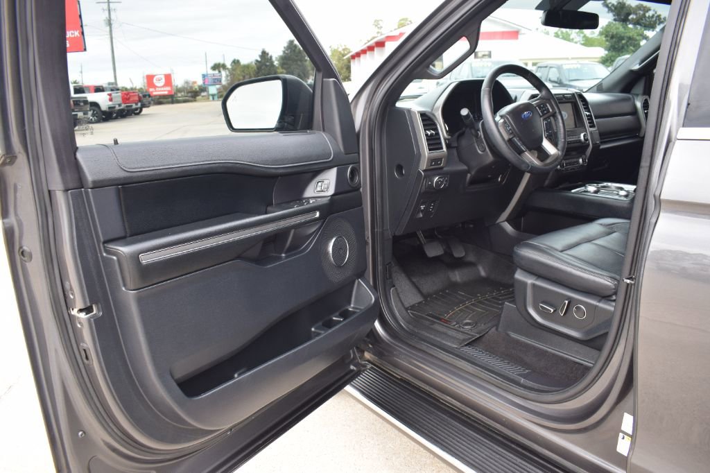 Used 2018 Ford Expedition XLT w/ Equipment Group 202A image 8