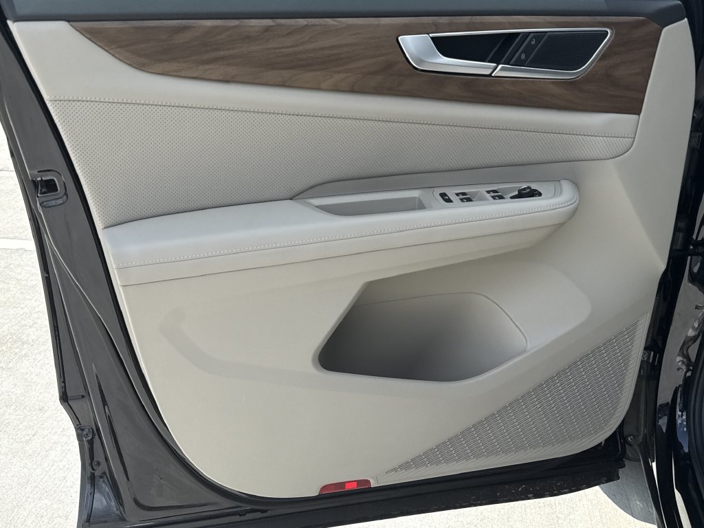 New 2026 Volkswagen Atlas SE FWD image 8