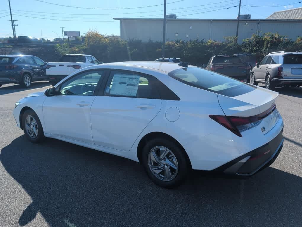 New 2026 Hyundai Elantra SE FWD image 10