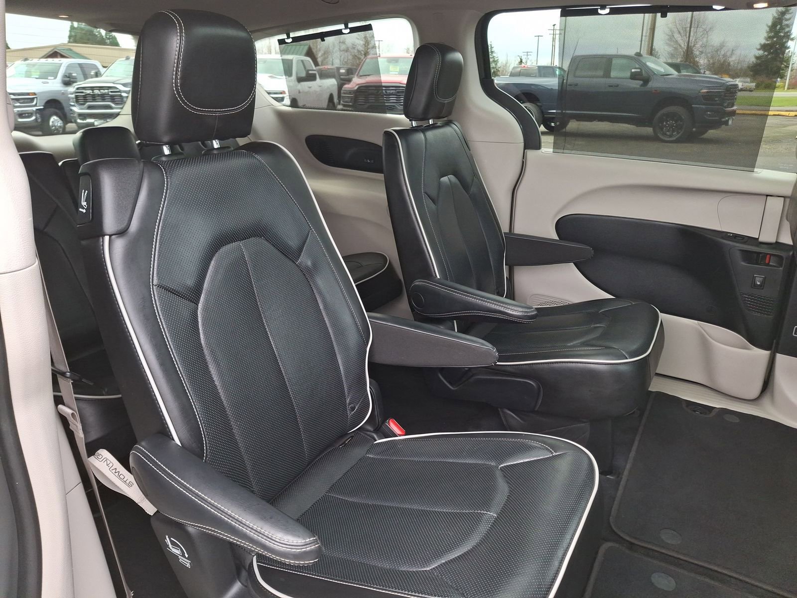 Certified 2022 Chrysler Pacifica Limited image 22