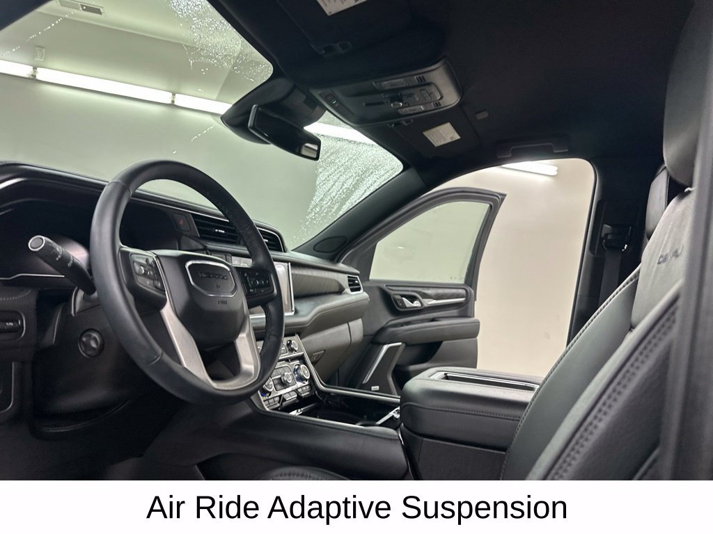 Used 2024 GMC Yukon XL Denali AWD/4WD image 34