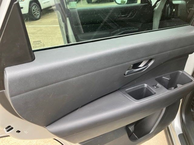 Used 2024 Nissan Pathfinder SV AWD/4WD image 22