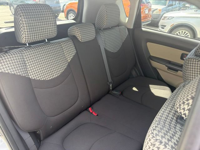 Used 2011 Kia Soul ! FWD image 23