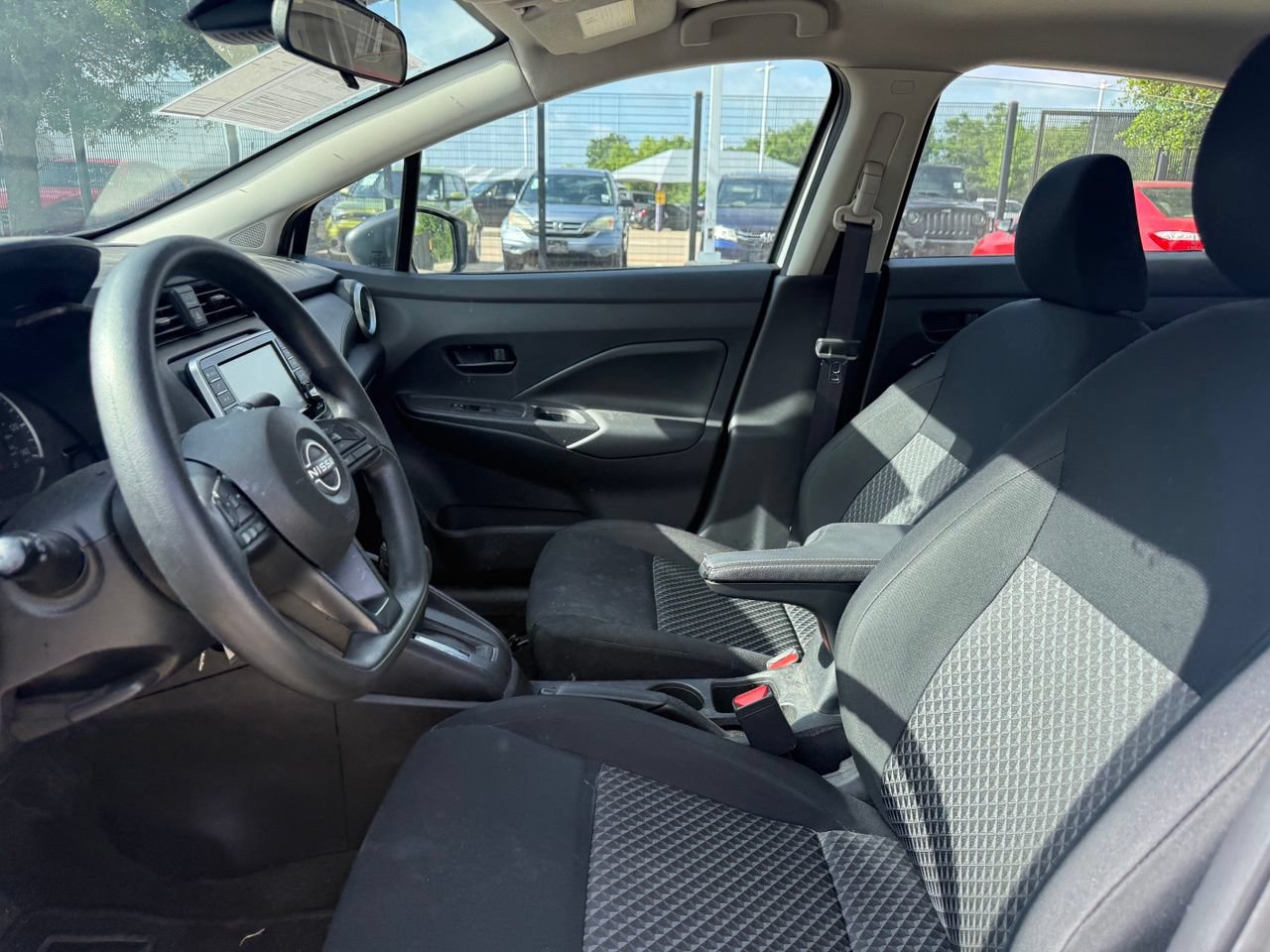 Used 2023 Nissan Versa S FWD image 9