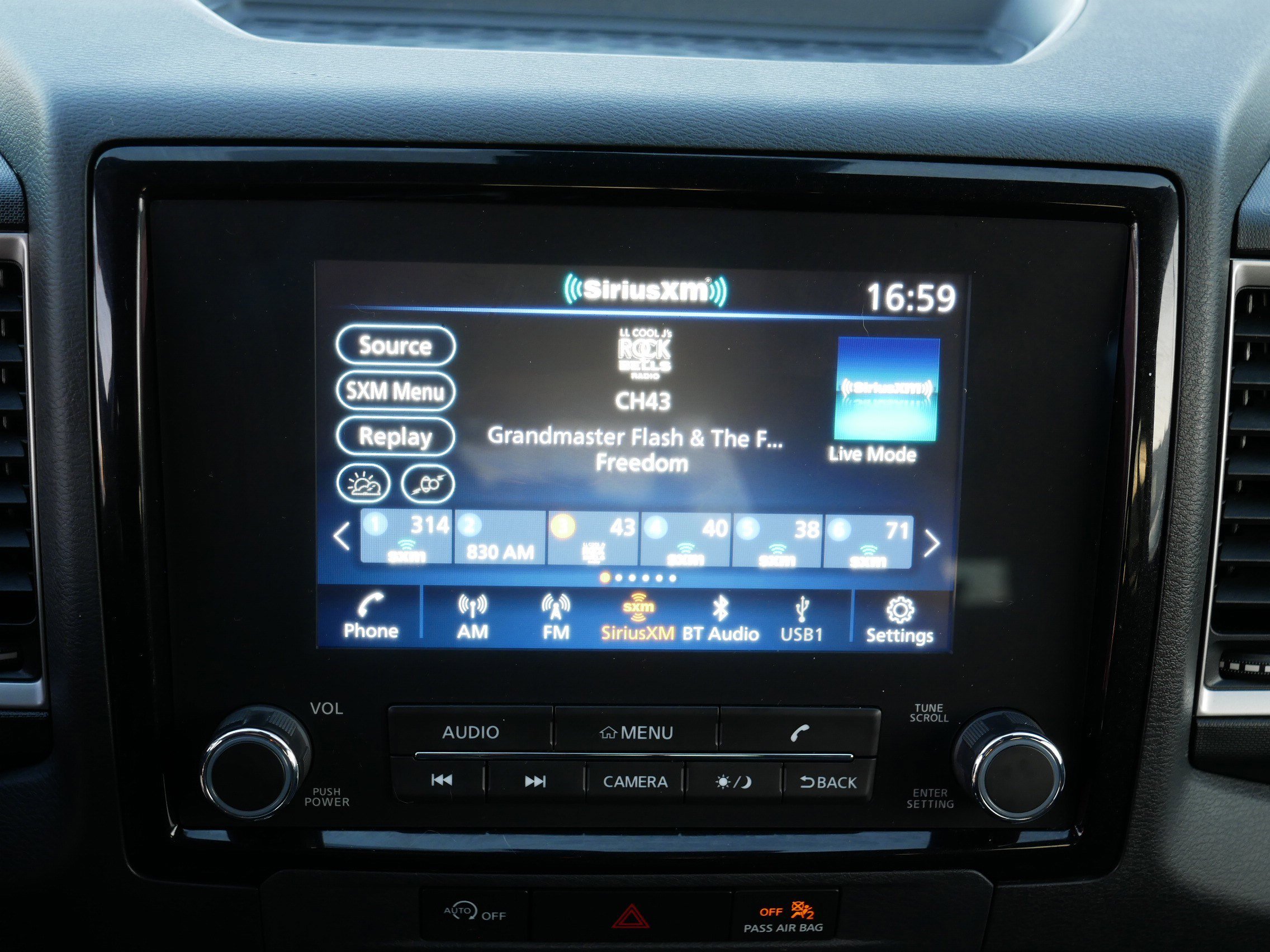 Certified 2024 Nissan Frontier SV w/ SV Convenience Package image 22