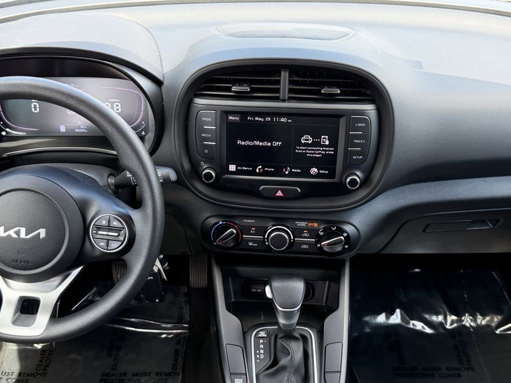 Used 2023 Kia Soul LX FWD image 14