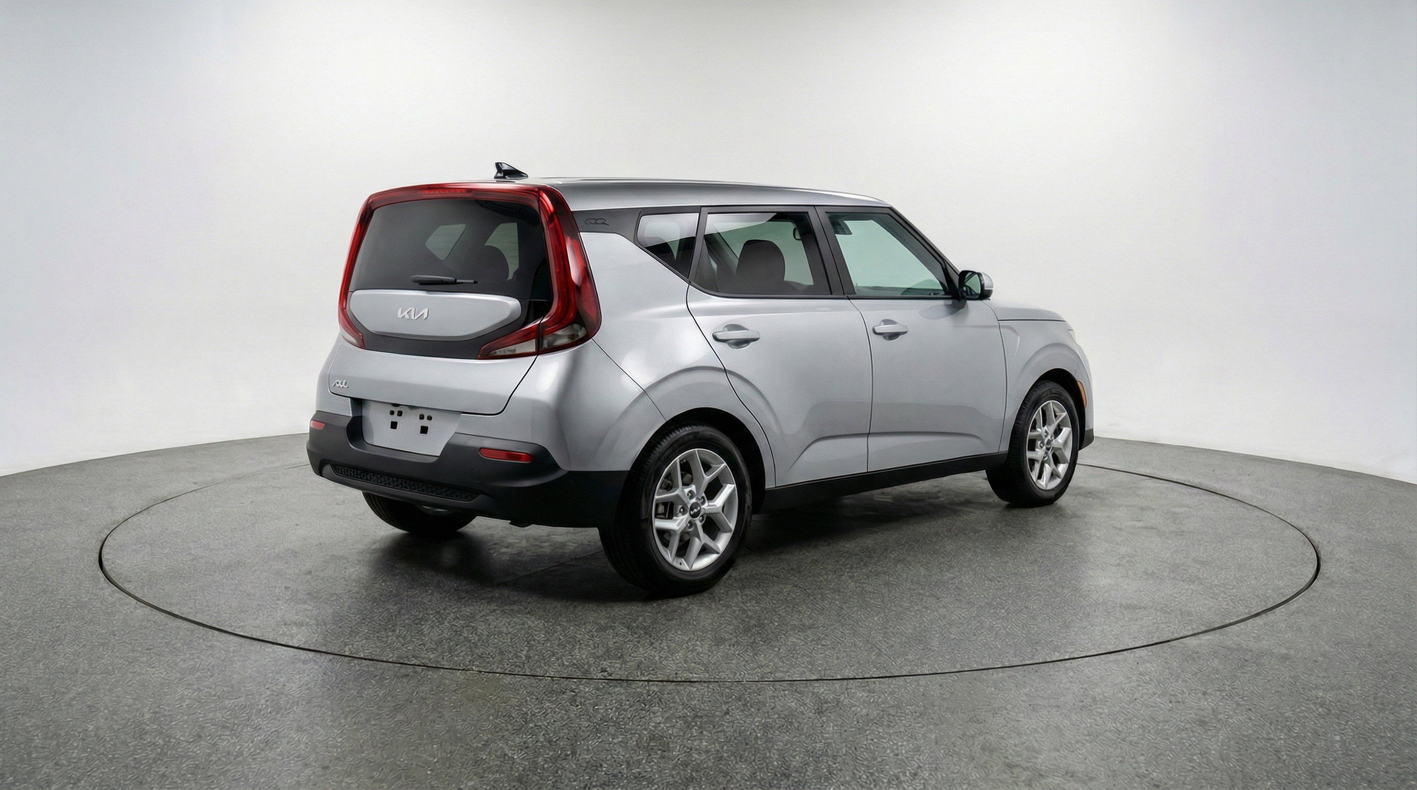Used 2025 Kia Soul LX w/ LX Technology Package FWD image 9