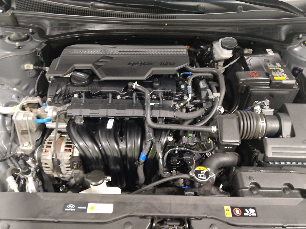 Used 2025 Hyundai Elantra SEL FWD image 30