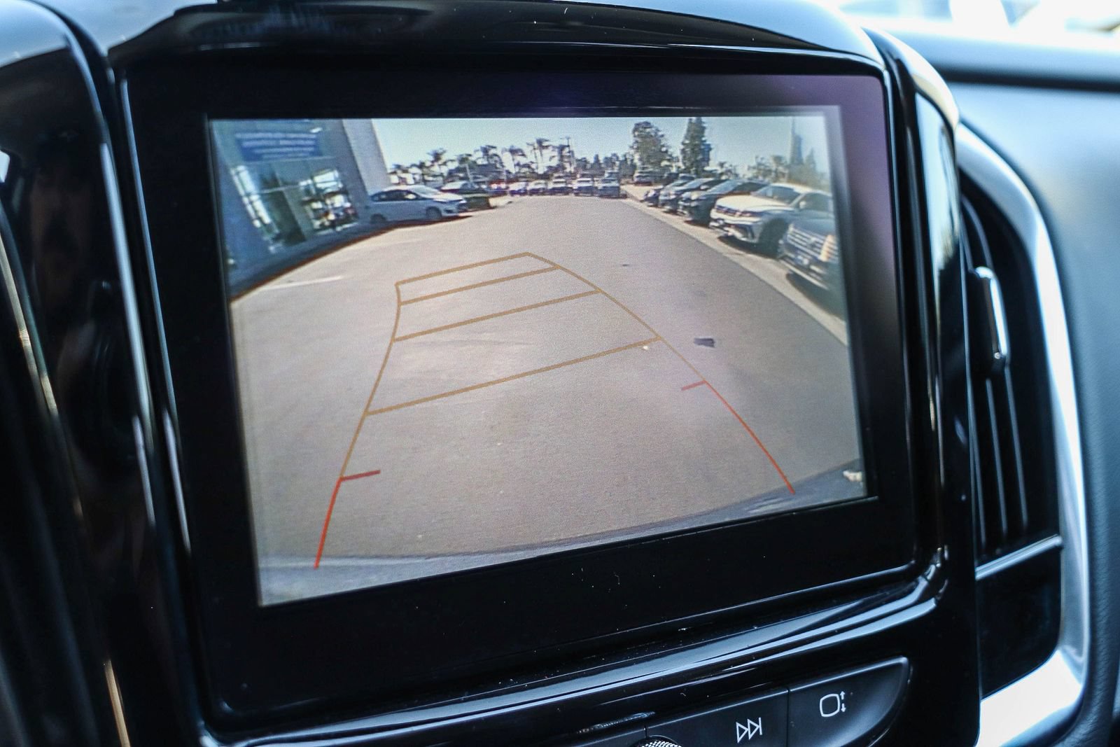 Used 2019 Chevrolet Traverse LT FWD image 26