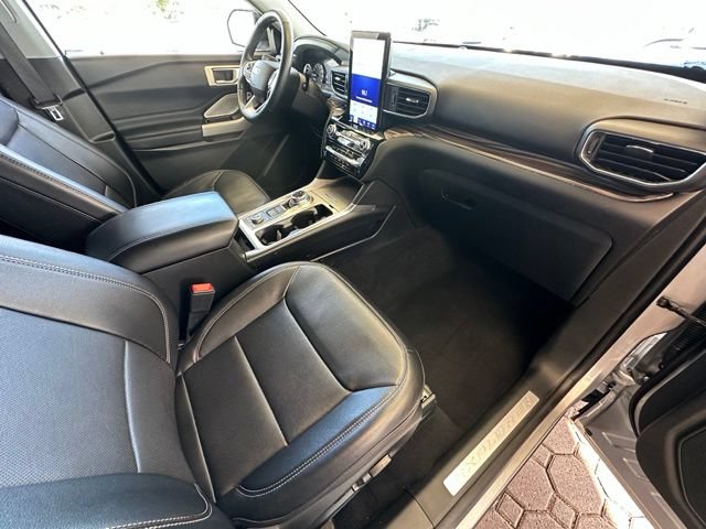 Used 2024 Ford Explorer Limited w/ Limited Technology Package AWD/4WD image 25