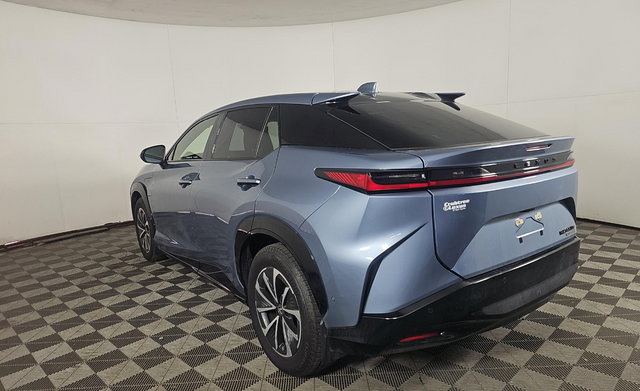 Used 2025 Lexus RZ 450e w/ Technology Package AWD/4WD image 4