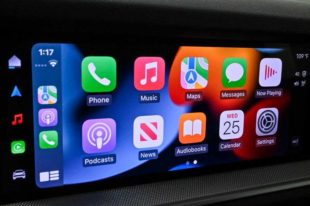 Certified 2025 Porsche Cayenne image 16