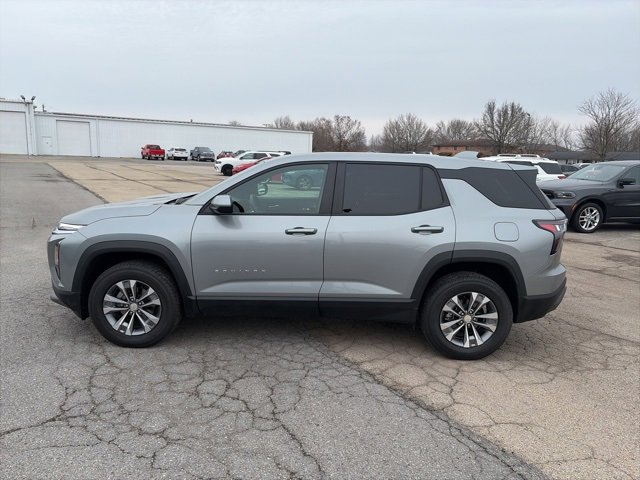 Used 2025 Chevrolet Equinox LT image 3