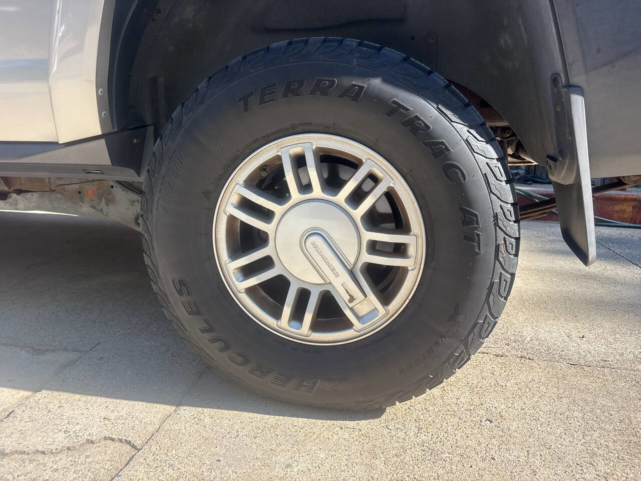 Used 2009 HUMMER H3 image 15