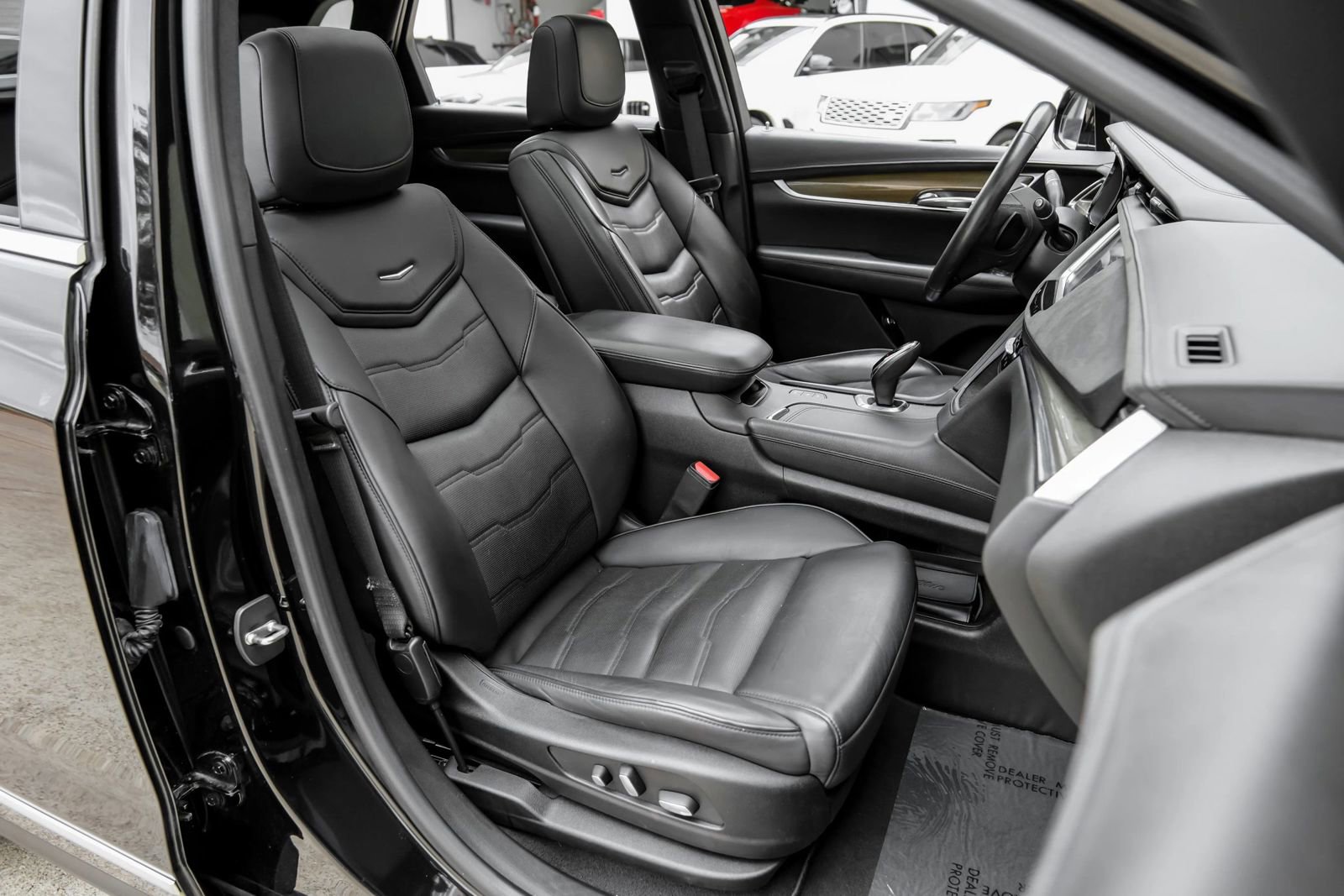 Used 2017 Cadillac XT5 Platinum image 45