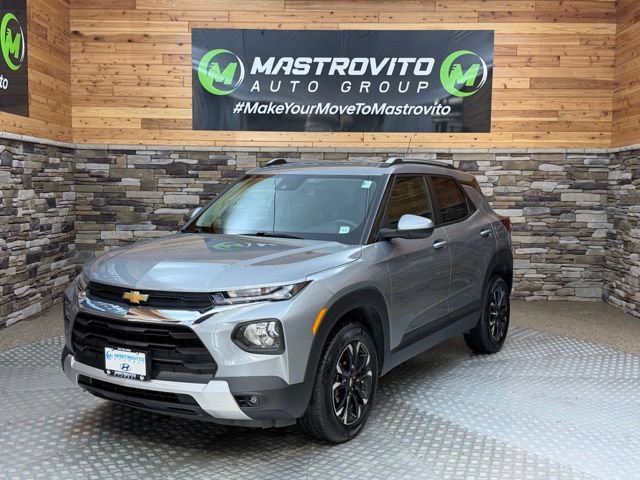 Used 2023 Chevrolet TrailBlazer LT w/ Convenience Package AWD/4WD image 2