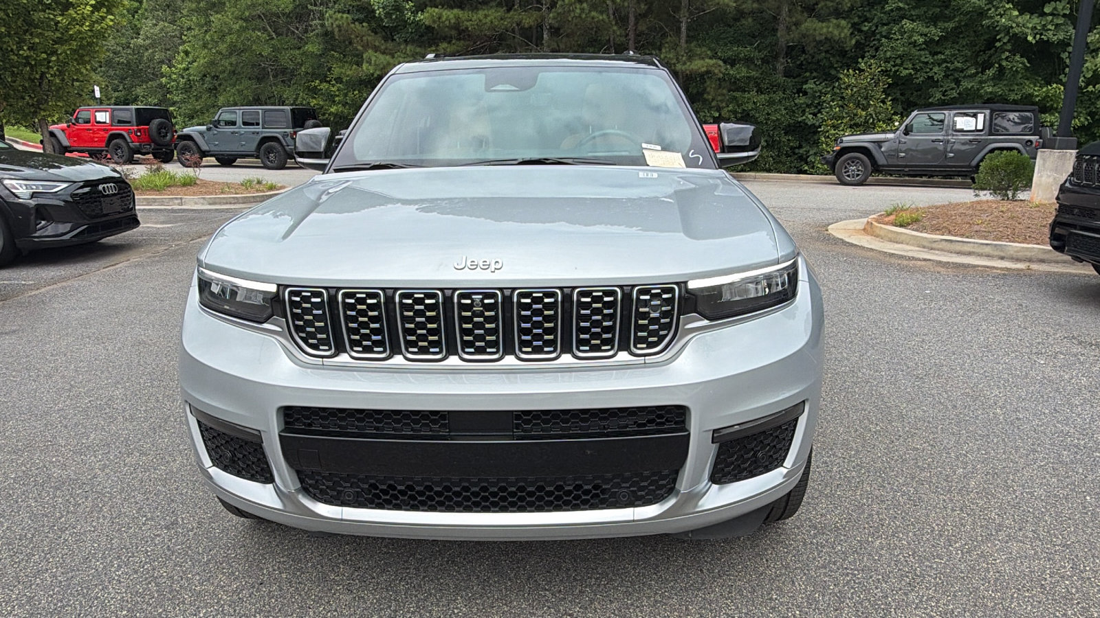 Certified 2025 Jeep Grand Cherokee L Summit AWD/4WD image 3
