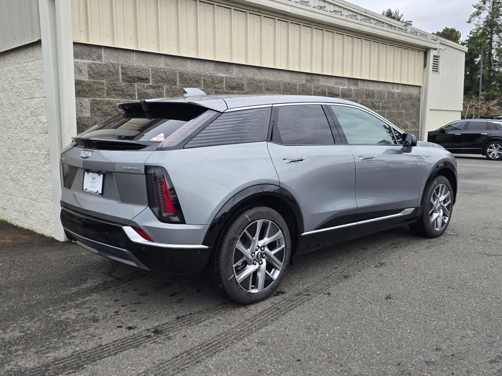 New 2026 Cadillac Optiq Luxury 2 image 8