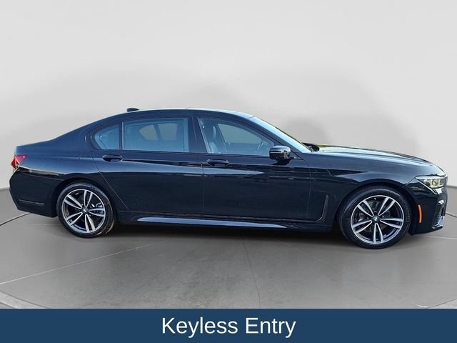 Used 2021 BMW 740i xDrive w/ M Sport Package AWD/4WD image 10