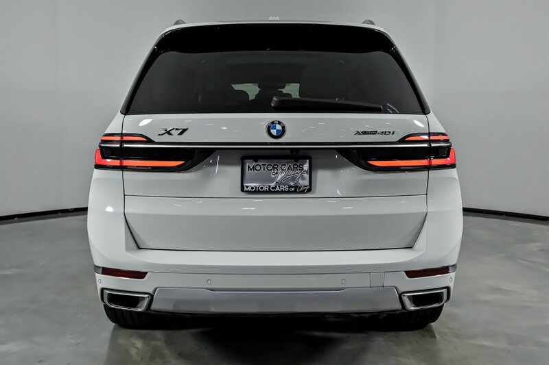 Used 2023 BMW X7 xDrive40i AWD/4WD image 10