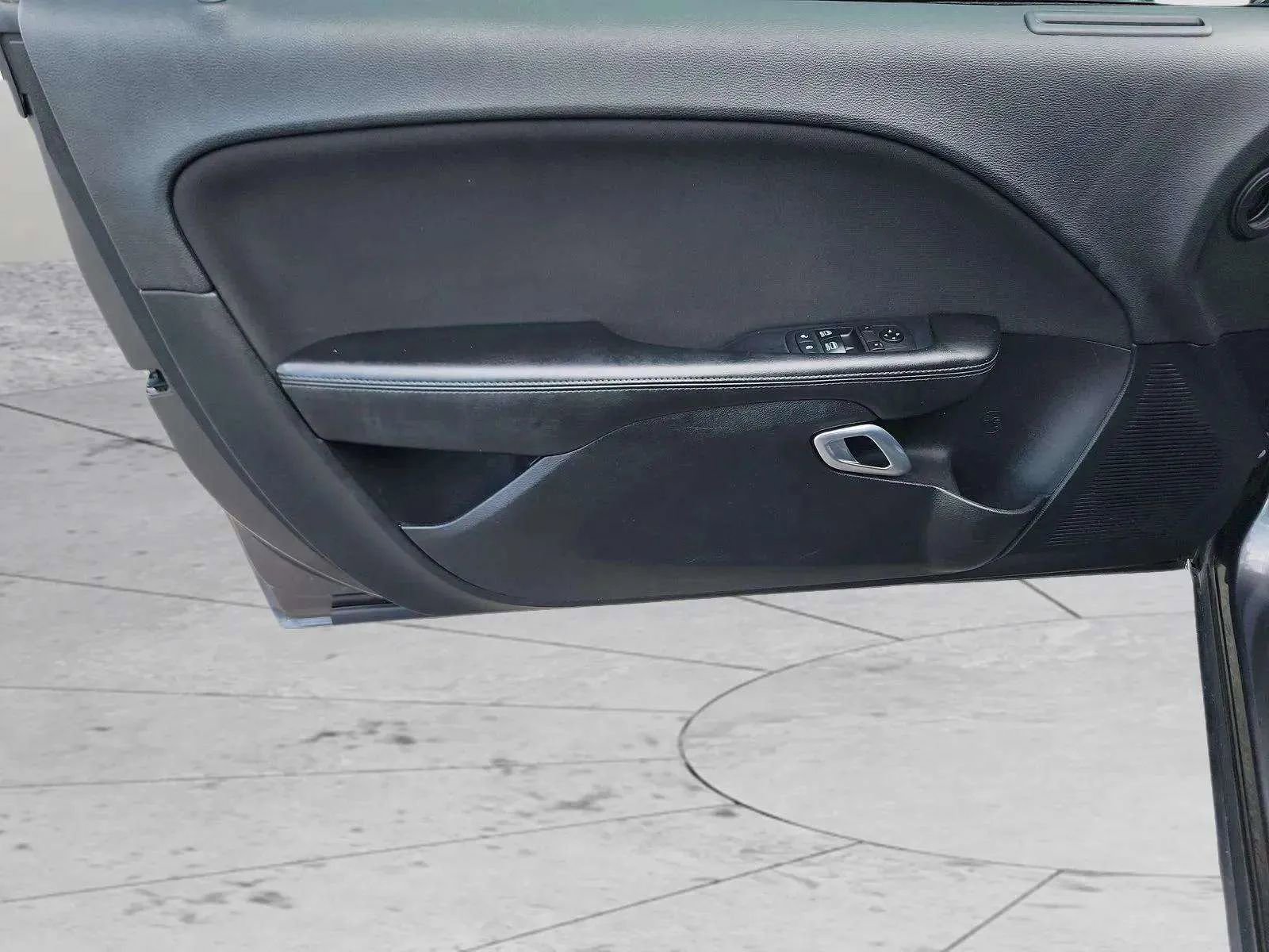 Used 2019 Dodge Challenger SXT image 12