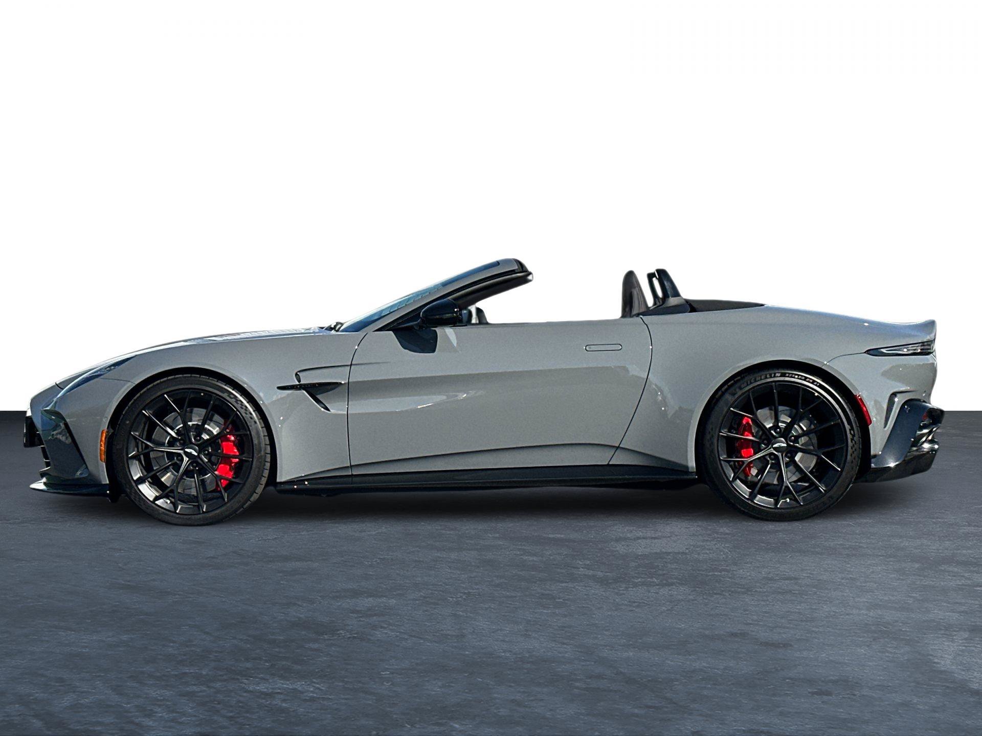 Used 2026 Aston Martin V8 Vantage Coupe RWD image 25
