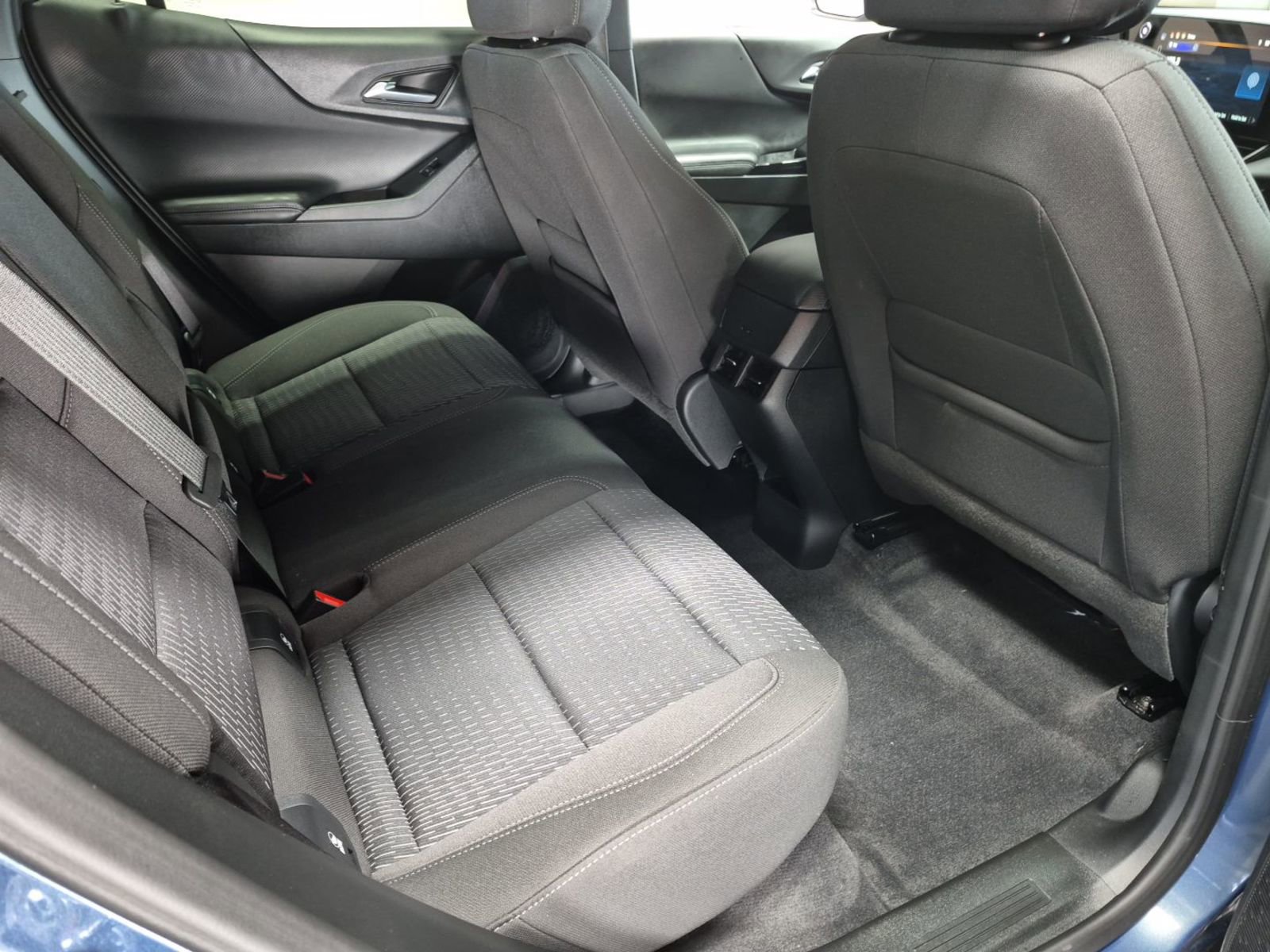 Used 2025 Chevrolet Equinox LT w/ Midnight Edition image 12