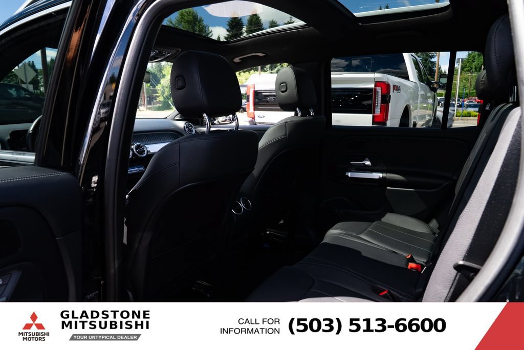 Used 2025 Mercedes-Benz GLB 250 4MATIC image 23
