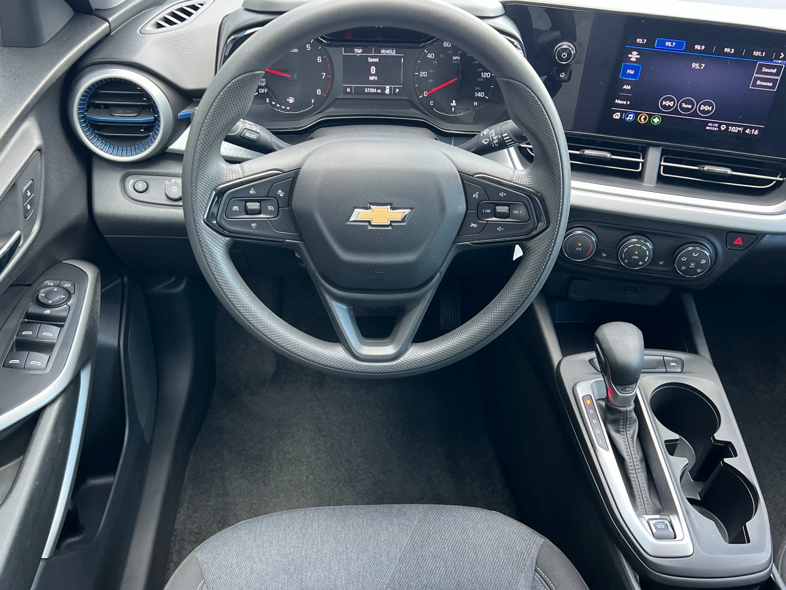 Used 2024 Chevrolet Trax LS w/ LS Convenience Package FWD image 14