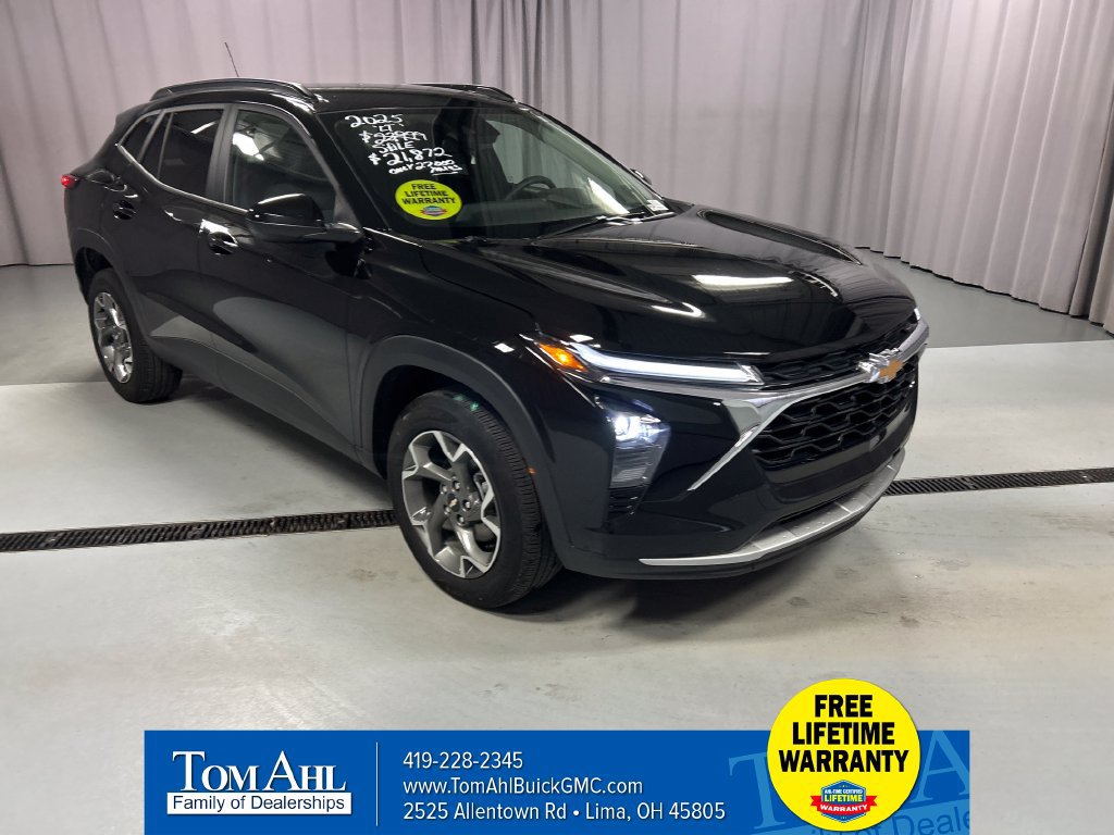 Used 2025 Chevrolet Trax LT