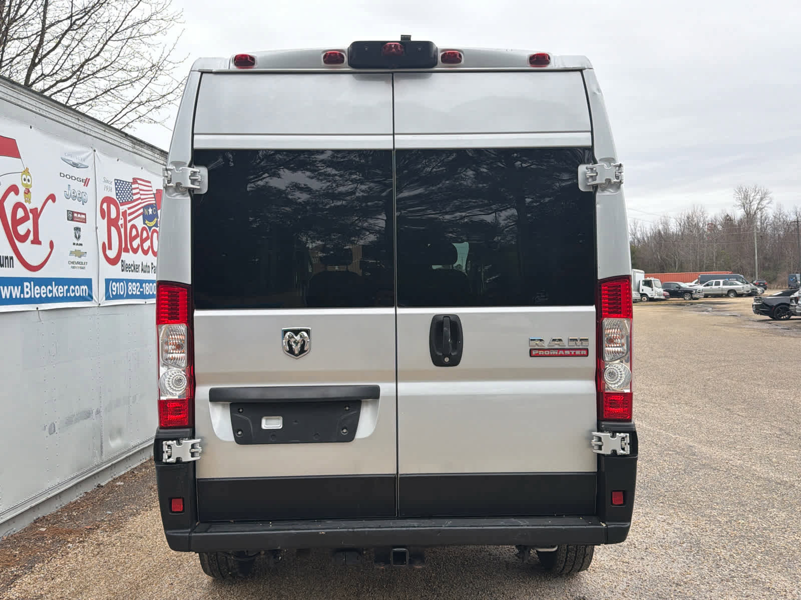Used 2021 RAM ProMaster 2500 w/ Convenience Group FWD image 4